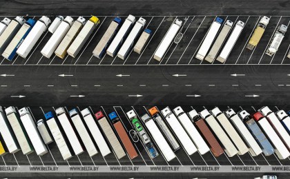 Белорусским автоперевозчикам разрешили наличные расчеты в валюте