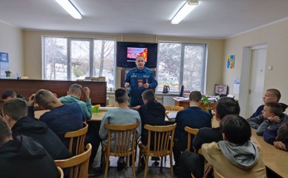 Спасатели обсудили вопросы безопасности с учащимися Кобринщины