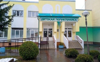 Спасатели Кобринского РОЧС подарили детской поликлинике новое граффити
