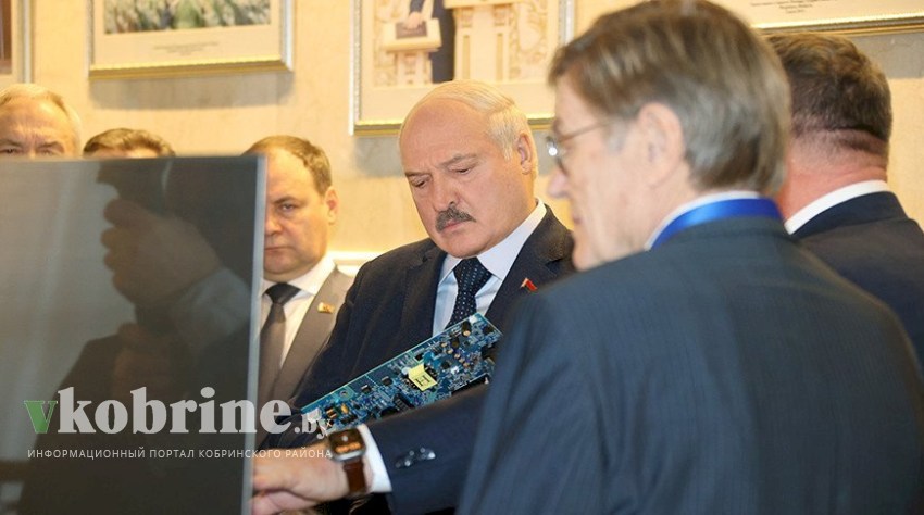 Лукашенко: контроль качества белорусских товаров и услуг будет поставлен на более высокий уровень