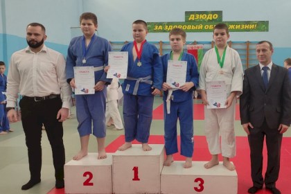 В Кобрине прошел открытый новогодний турнир по дзюдо 