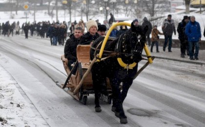 В Пинске проходит областной фестиваль-ярмарка «Берестейские сани-2024». Кобрин примет праздник в 2025-м