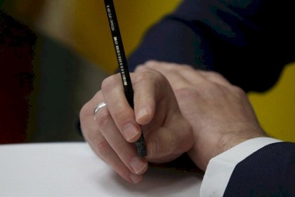 Окружные и территориальные избирательные комиссии завершили регистрацию кандидатов в депутаты