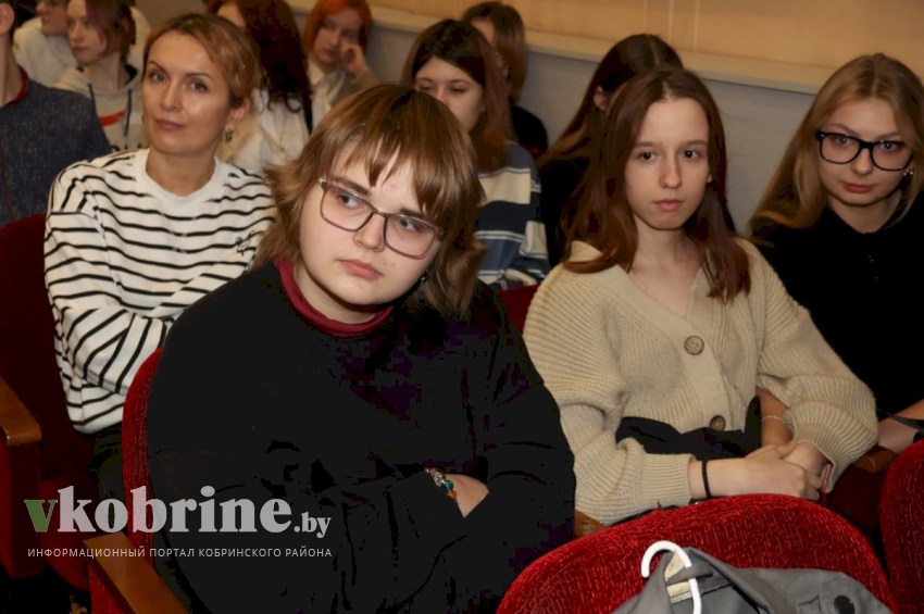 Бойцы студенческого отряда «Лёд и пламя» побывали в Кобринском государственном политехническом колледже. ФОТОРЕПОРТАЖ