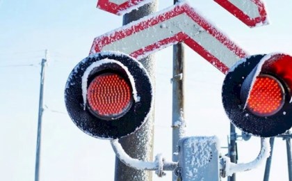 Жители Кобрина пожаловались на работу железнодорожного переезда в районе нефтебазы