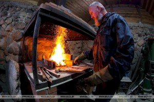У нас в генах любовь к природе. История белорусов, переехавших в самую лесную деревню страны