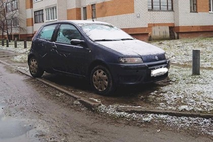 В Кобрине не теряет актуальности проблема парковок по правилам