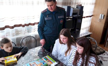 В рамках республиканской акции «Безопасность в каждый дом!» работник областного МЧС посетил Кобринскую детскую деревню
