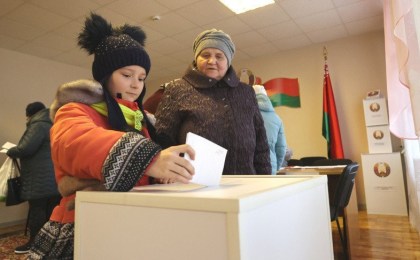«Многих знаю лично, поэтому доверяю». Как голосуют сельчане в Брестском районе