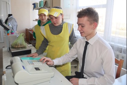 Участники проекта «Школа молодого руководителя» посетили Кобринский государственный профессиональный лицей сферы обслуживания