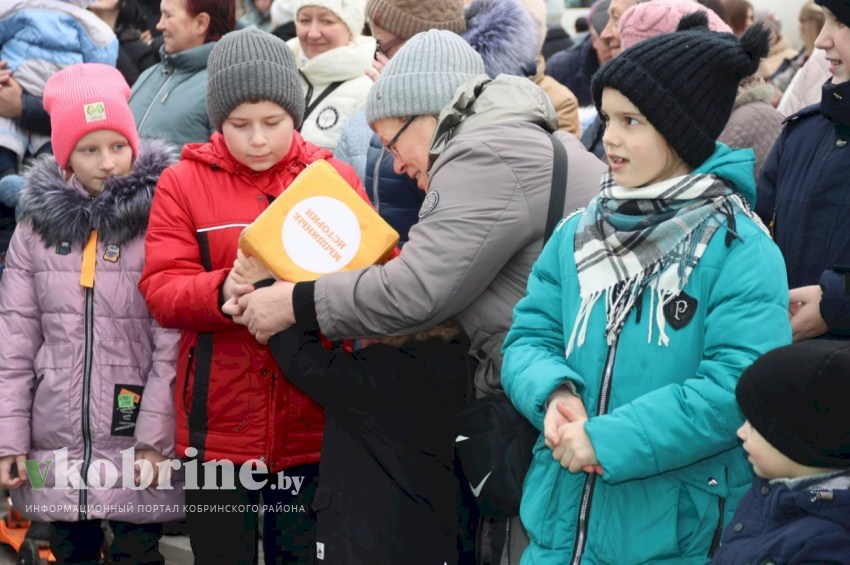 В Кобрине состоялось открытие обновленного магазина «Верас»