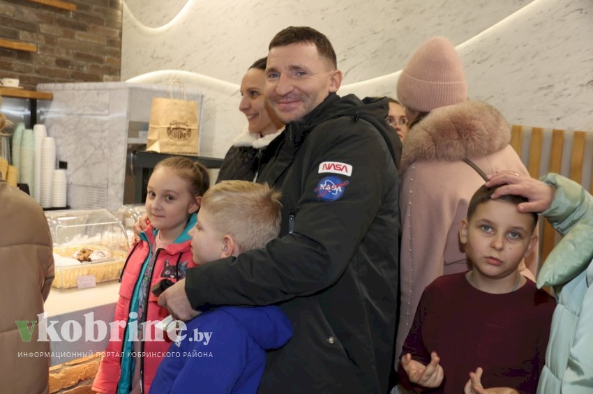 В Кобрине состоялось открытие обновленного магазина «Верас»