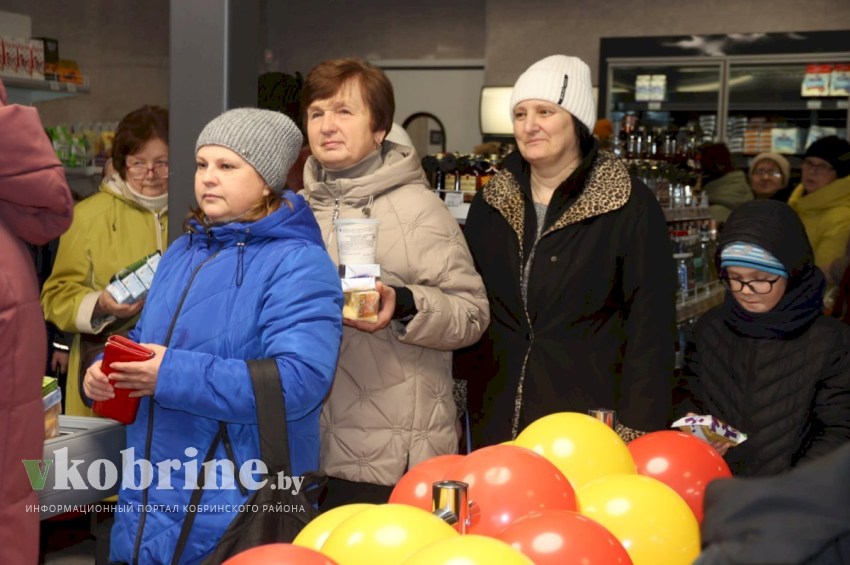 В Кобрине состоялось открытие обновленного магазина «Верас»