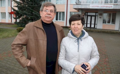 На избирательном участке N47 в агрогородке Хидры активно голосуют