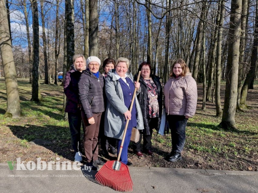 Экологическая акция по наведению порядка на территории проходит в Кобрине