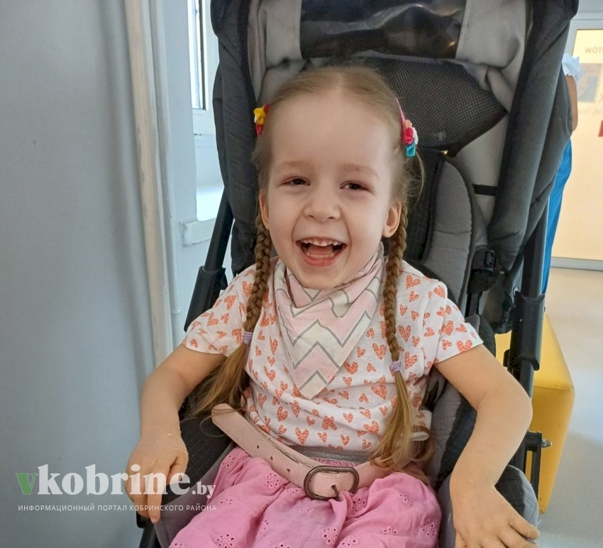 Поможем маленькой Ане собрать деньги на коляску