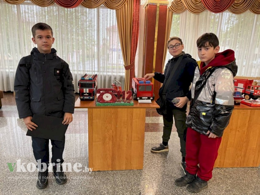 «Безопасные каникулы»: популярный спектакль открыл третий сезон