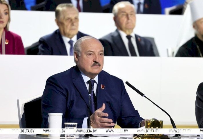 «Без лишней лирики и эмоций - факты на стол». Лукашенко ответил на все вопросы о происходящем вокруг Беларуси