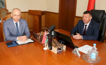 Выездное практическое занятие для студентов Брестского государственного университета им. А.С. Пушкина, включенных в проект «Движение Первых», проходит на базе Кобринского райисполкома