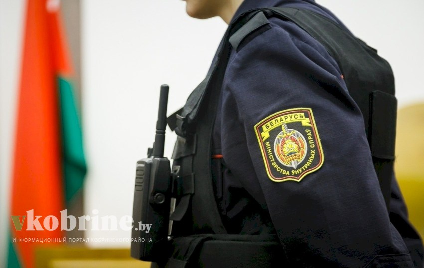 Еженедельный прием граждан участковыми инспекторами милиции прошел в сельской местности