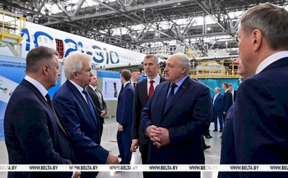 Лукашенко посетил Иркутский авиационный завод. Предприятие нацелено на расширение кооперации с Беларусью