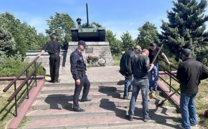 Сотрудники Кобринского РОВД привлекают к общественным работам трудоспособных неработающих граждан