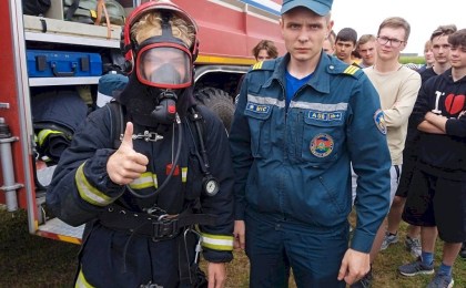 Работники Кобринского РОЧС посетили военно-патриотический лагерь «Патриот» на базе ГУО «Буховичская средняя школа»