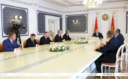 Грядущие выборы, антикоррупционная разминка, громкие назначения и ничего личного. Все итоги недели Президента