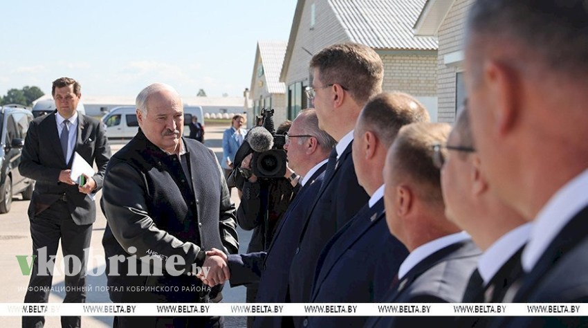 «Тема новая. Один из 20 комплексов, который Минск подарил области». Лукашенко о причине приезда на МТК в Дзержинском районе