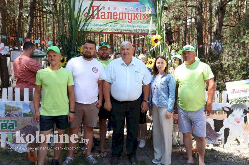 Открытие районного туристического слёта «Золотой колос» проходит на озере в Верхолесье