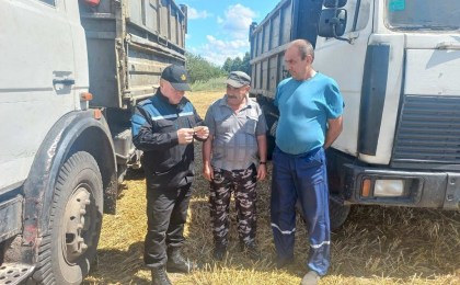 Работники Кобринского РОЧС в выходные дни провели рейдовые мероприятия на сельскохозяйственных предприятиях района
