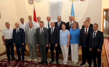 Сегодня у председателя Кобринского райисполкома Александра Пачко состоялся официальный прием делегаций из городов-побратимов Кобрина Ливен и Тихорецка 