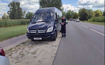 «В зоне внимания – перевозчики!». В Кобрине сотрудники отдела ГАИ провели профилактическую акцию 