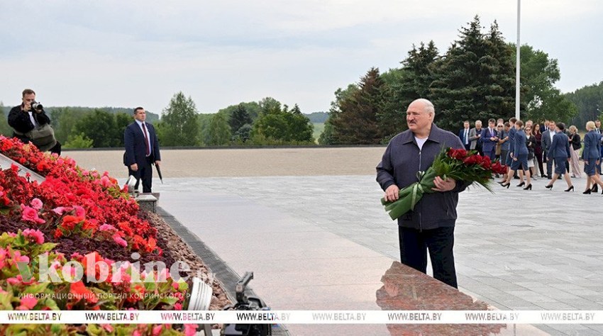 Лукашенко о реконструкции Кургана Славы: главное - не испортить первоначальный вид
