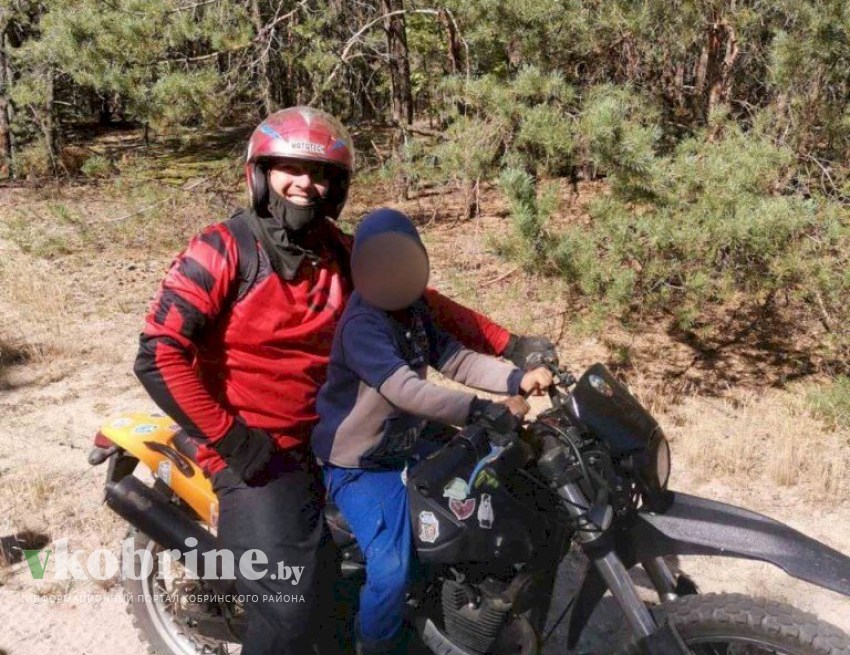 6-летнего мальчика, который потерялся в лесу Кобринского района, нашли работники МЧС