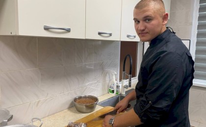 И повар, и боец и просто молодец: кобринчанин Роман Борецкий несет службу на пограничной заставе Мутвица Пинского погранотряда