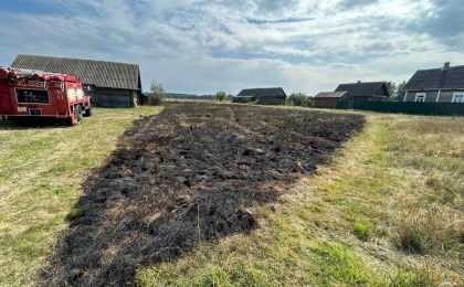 Пенсионерка из Ганцевичского района получила сильнейшие ожоги при загорании сухой растительности