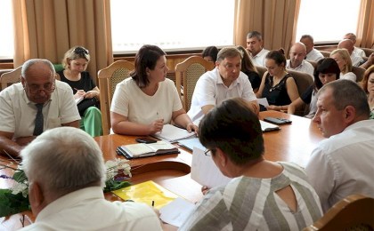 Рынок труда и вопросы патриотического воспитания сегодня обсуждают на очередной сессии районного Совета депутатов