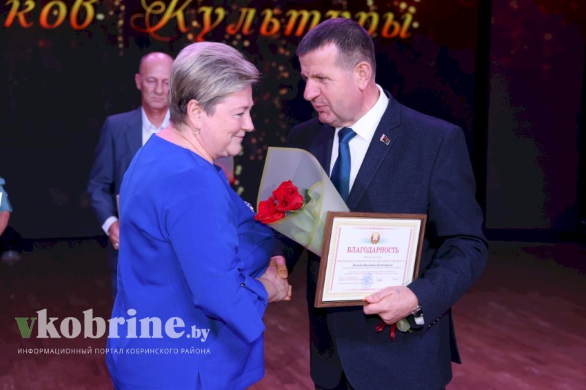 Работников культуры поздравили с наступающим профессиональным праздником 