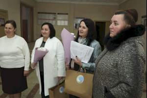 Жительниц сельской местности поздравили с Днем матери