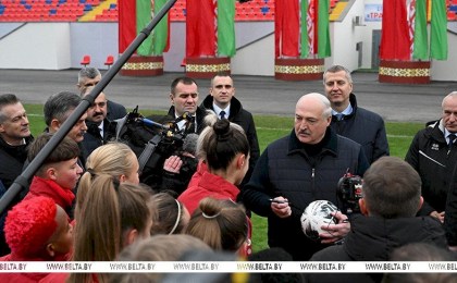 Гонки спортивные и президентские. Подробности визита Лукашенко на стадион «Трактор»