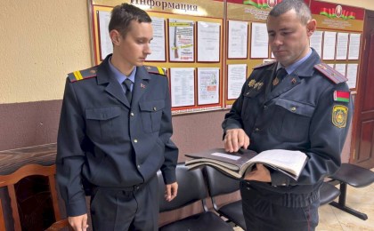Оперативники дежурной службы отмечают профессиональный праздник 