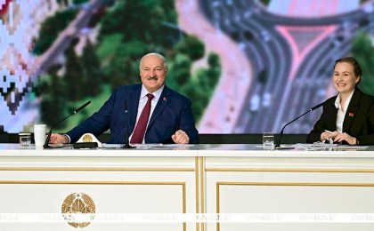 Миллионы - за, Лукашенко-мотиватор, настольная книга и жара на льду. Итоги недели Президента