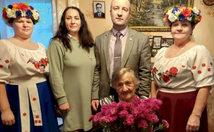 В аг. Городец поздравили с юбилеем Надежду Покалюк