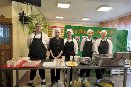 «Картошкины именины» в  Кобринском колледже сферы обслуживания