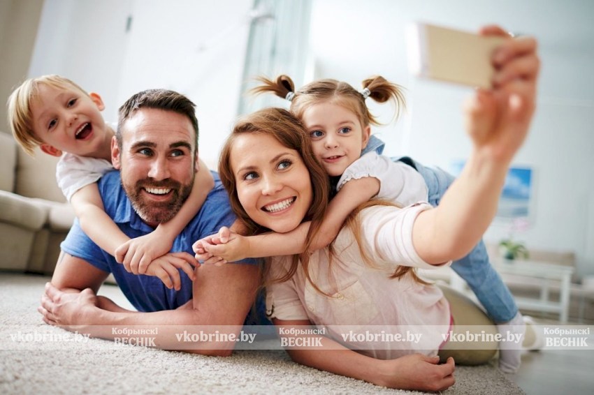 В Беларуси увеличились размеры пособий семьям с детьми