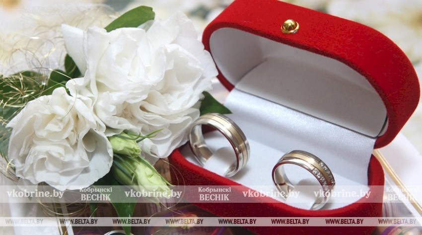 Какой документ нужен для заключения брака за границей, рассказали в Минюсте