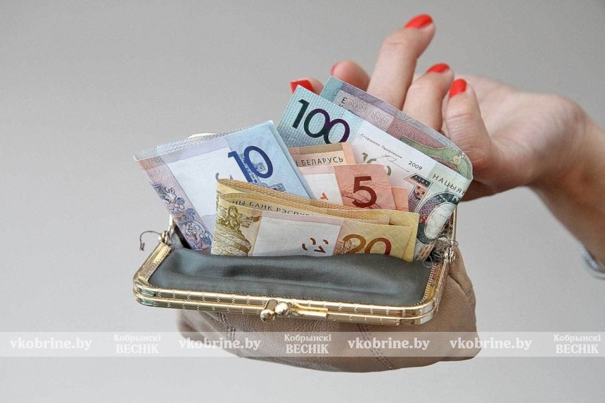 На банковскую карту, на почте, с доставкой на дом. В Минтруда напомнили о способах выплаты пенсий