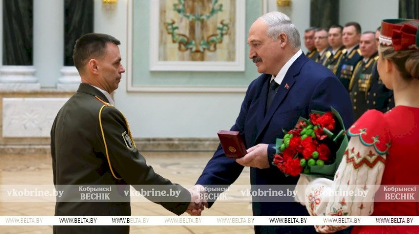 Месседж частникам, погоны генералам и аграрный ликбез для топ-чиновников. Итоги недели Президента