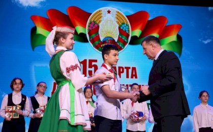 Лучшим учащимся вручили паспорта - главный документ гражданина страны